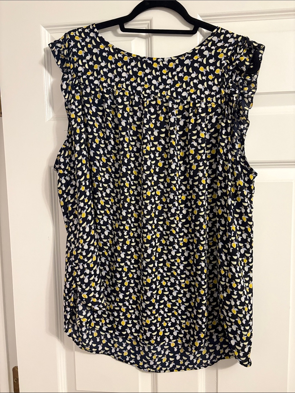 LOFT Plus Women’s Sleeveless Blouse